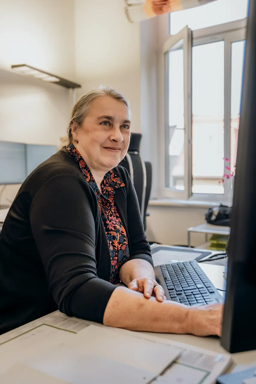 Frau Hoffmann aus dem Sekretariat der RIFA